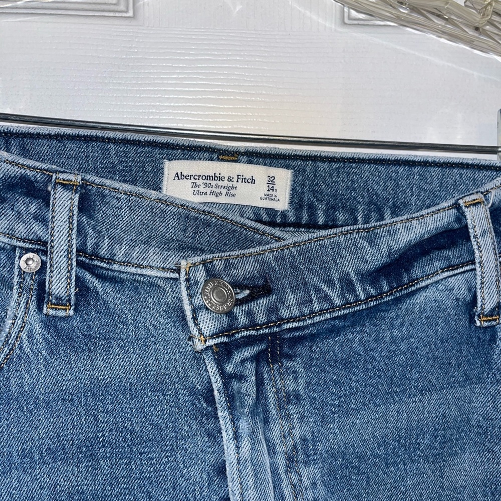 Abercrombie & Fitch 90s Straight Ultra High Rise Jeans | Classic Denim | Size 14